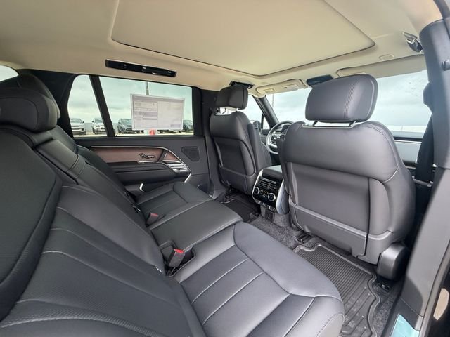 New 2026 Santorini Black Land Rover SE image 17