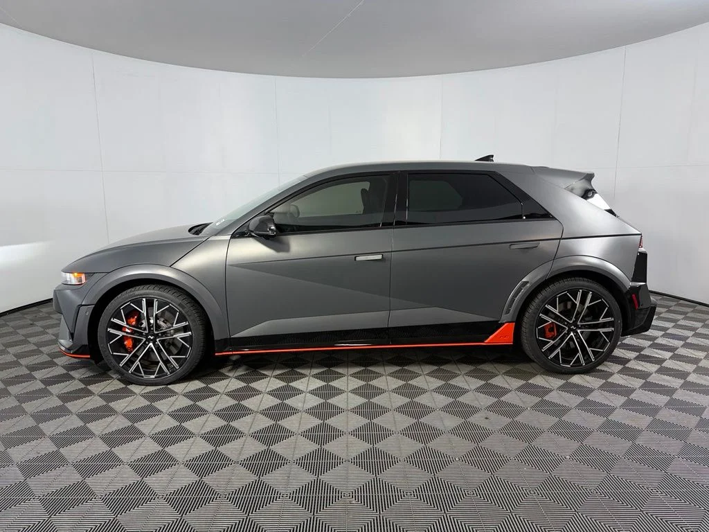 Used 2025 Gray Hyundai Base image 11