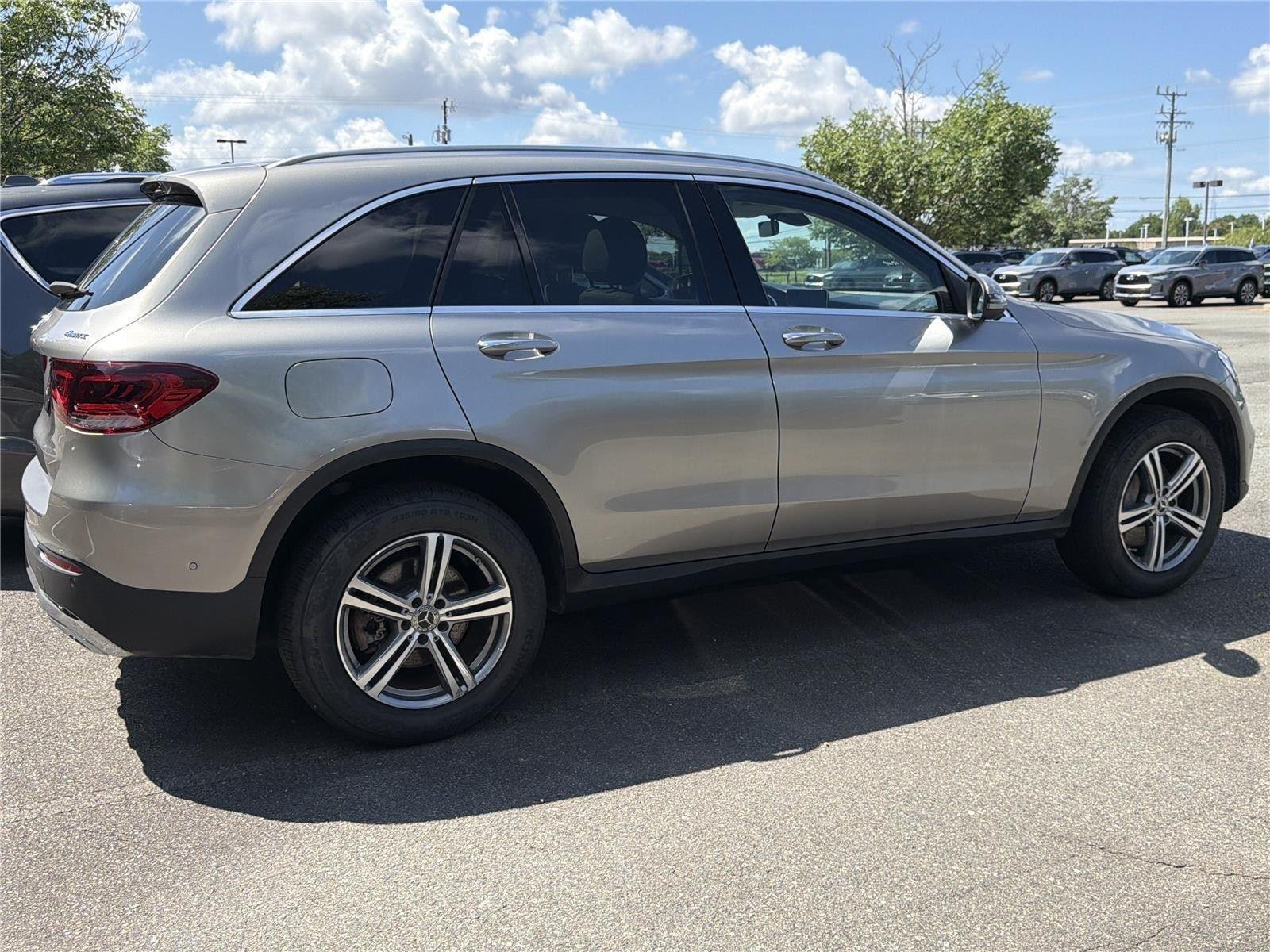 Used 2021 Obsidian Black Metallic Mercedes-Benz GLC 300 image 2