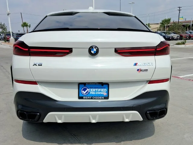 Used 2027 White BMW M60i image 6