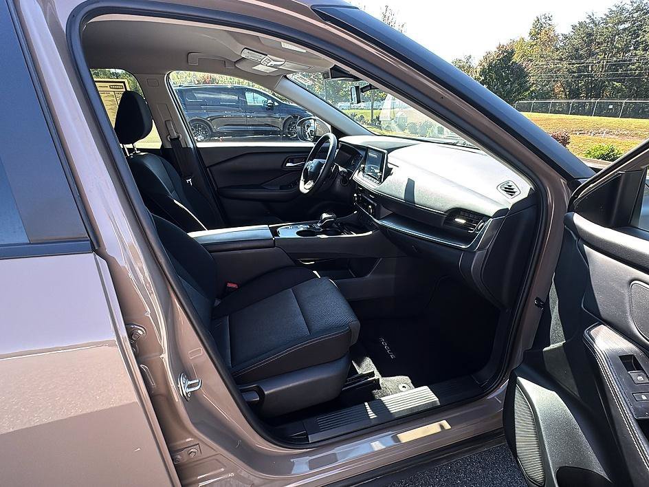 Used 2025 Baja Storm Metallic Nissan SV image 24