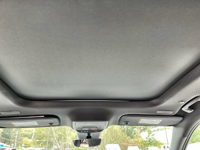 2027 Chevrolet Traverse photo 24 of 44