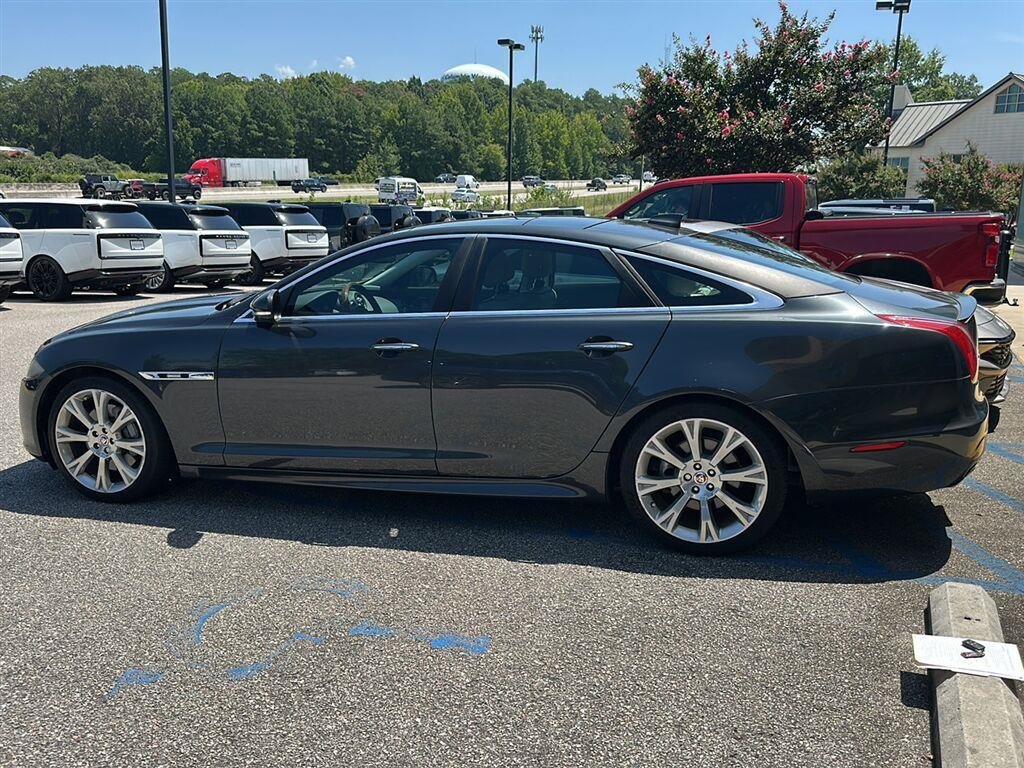 Used 2019 Carpathian Grey Premium Metallic Jaguar XJ R-Sport image 5