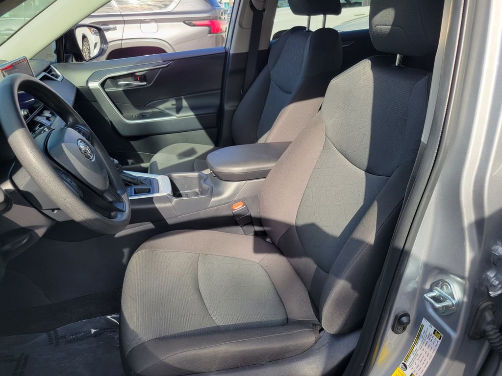 Used 2025 Silver Toyota XLE image 18