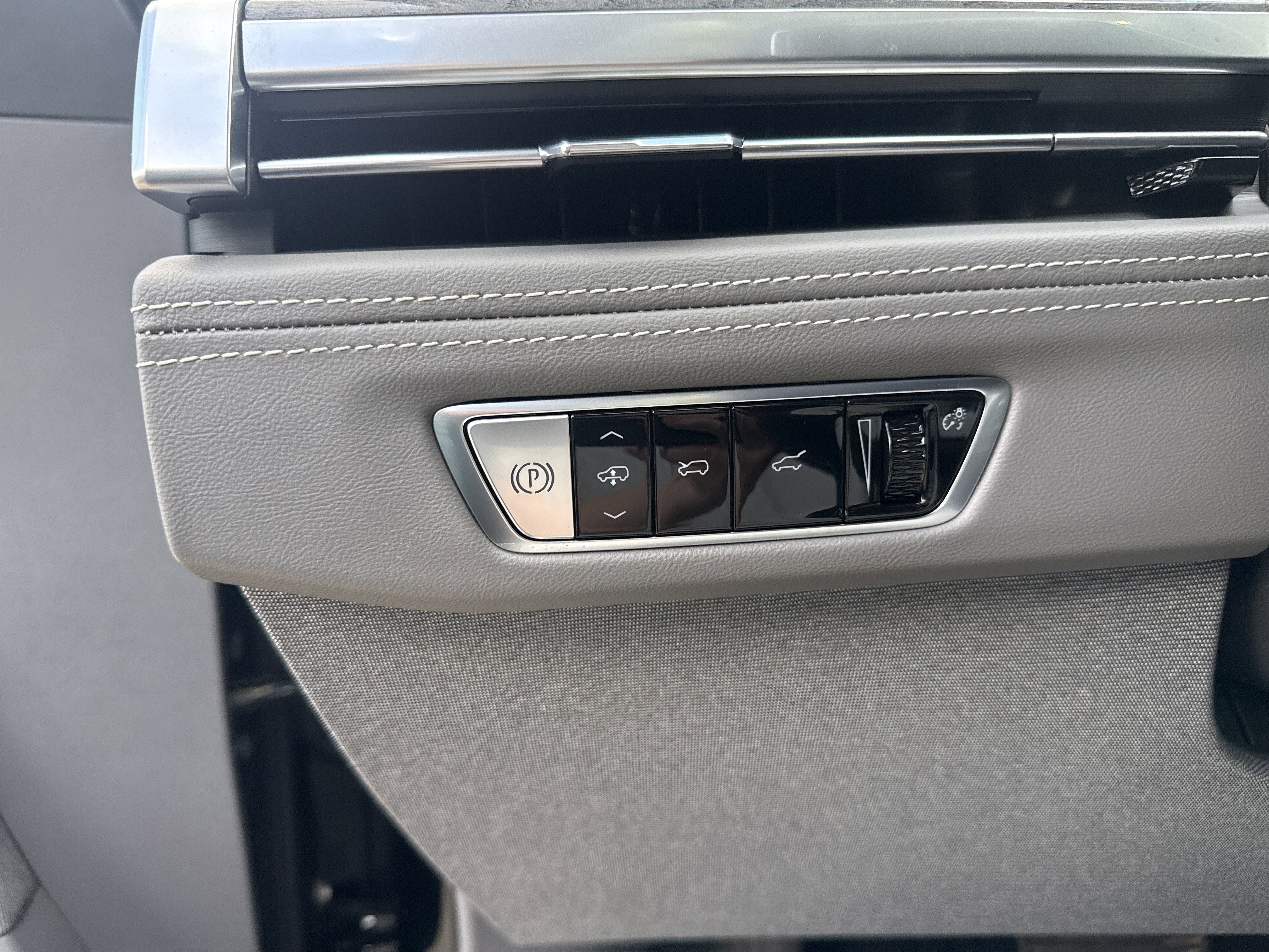 2026 Cadillac Escalade IQL Sport - Photo 15