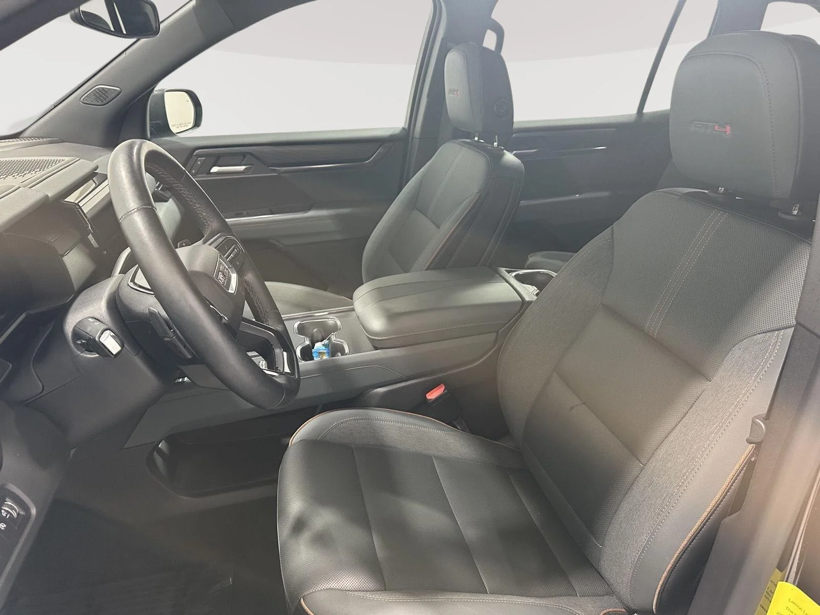 Used 2025 Ebony Twilight Metallic GMC AT4 image 18