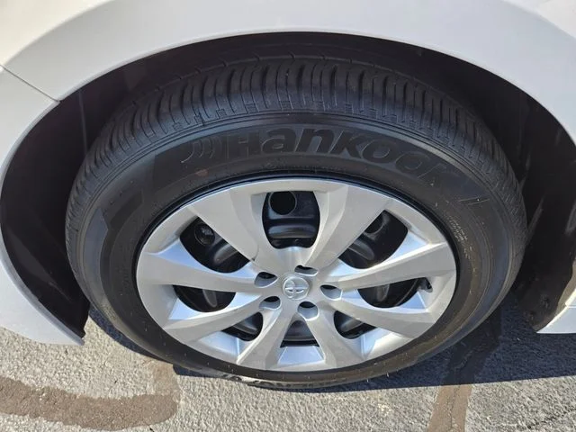 Used 2025 White Toyota LE image 23
