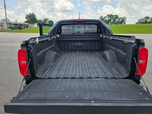 Used 2018 BLACK Chevrolet 4WD Z71 image 23