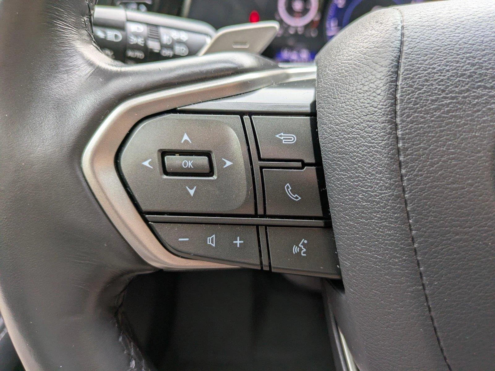 Used 2025 Nori Green Pearl Lexus NX 350 Premium image 26