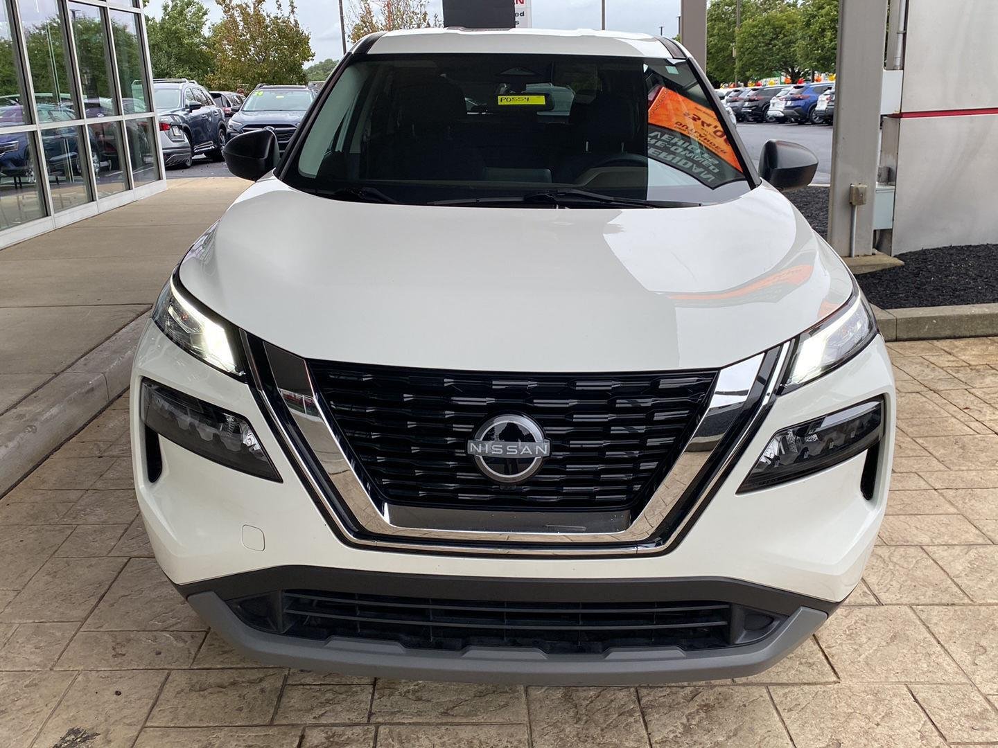 Certified Used 2023 Glacier White Nissan S image 2