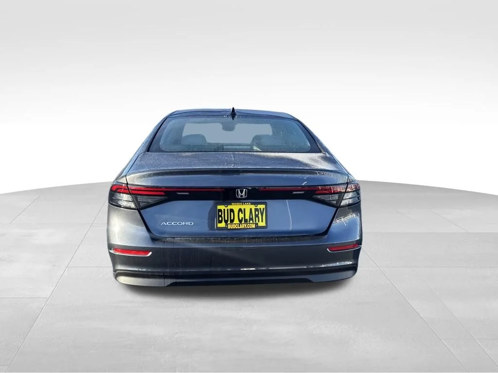 2025 Honda Accord SE - Photo 6
