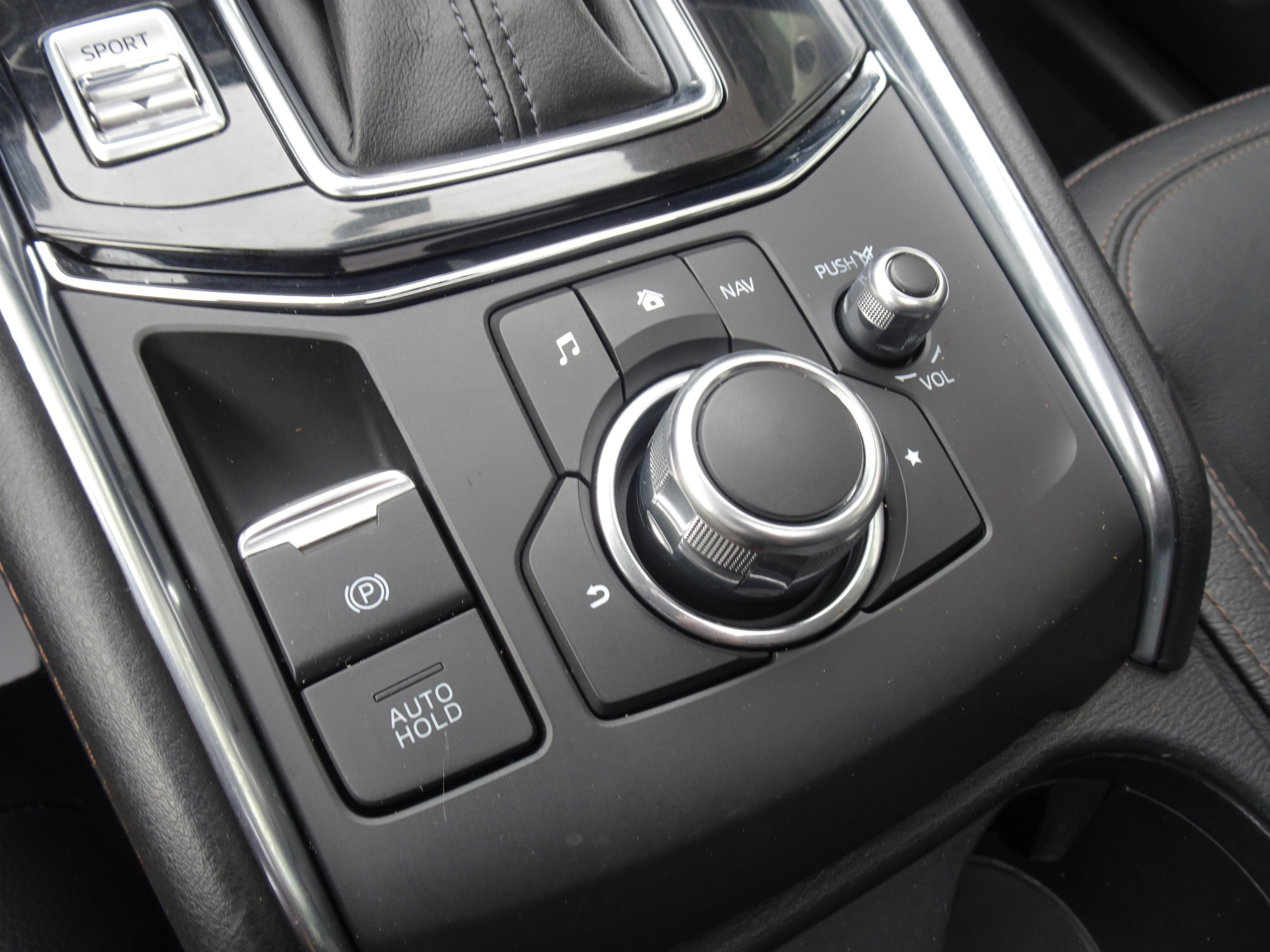 Used 2018 Machine Gray Metallic Mazda Grand Touring image 17