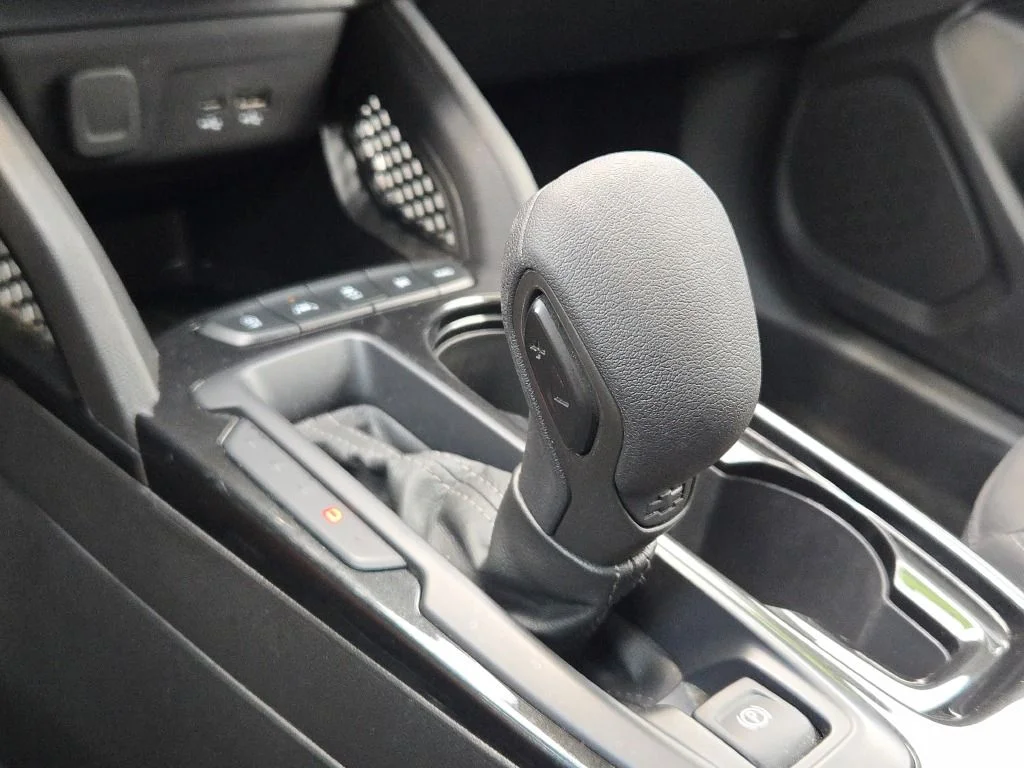 Used 2025 White Chevrolet LT image 21
