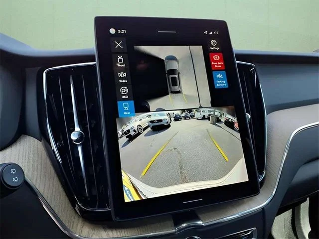 2026 Volvo XC60 Plus - Photo 22