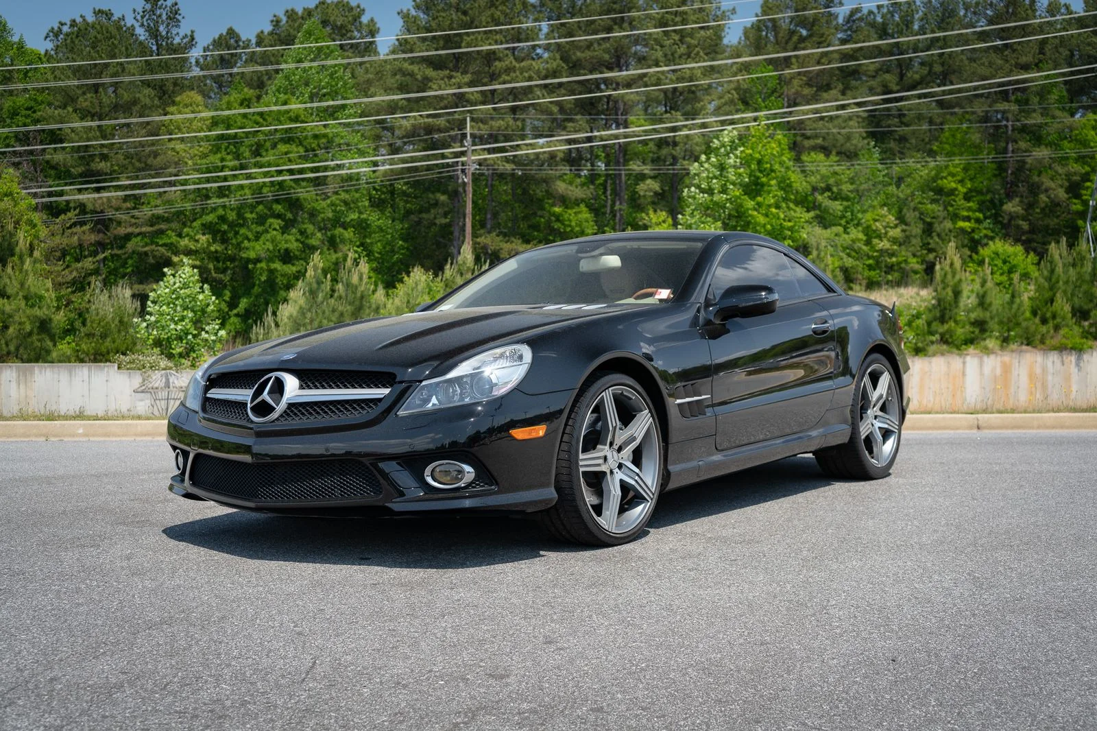 Used 2009 Black Mercedes-Benz SL 550 image 3