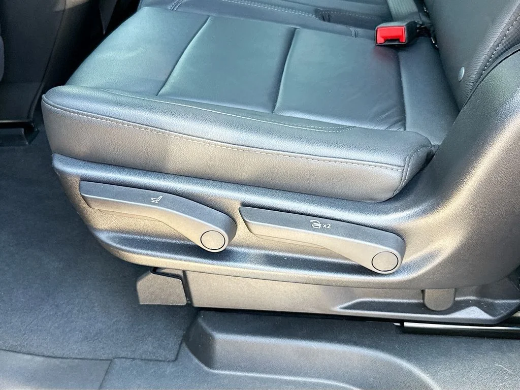 Used 2025 Gray Chevrolet LT image 29