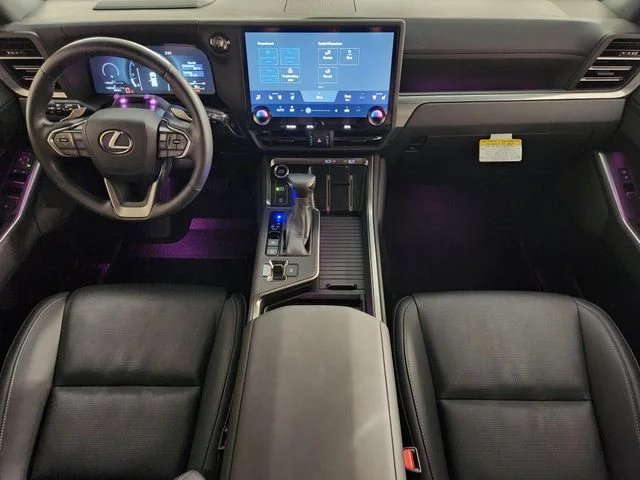 Used 2025 Gray Lexus 550 Luxury image 4