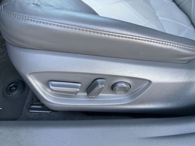 2019 Toyota Camry XLE - Photo 27