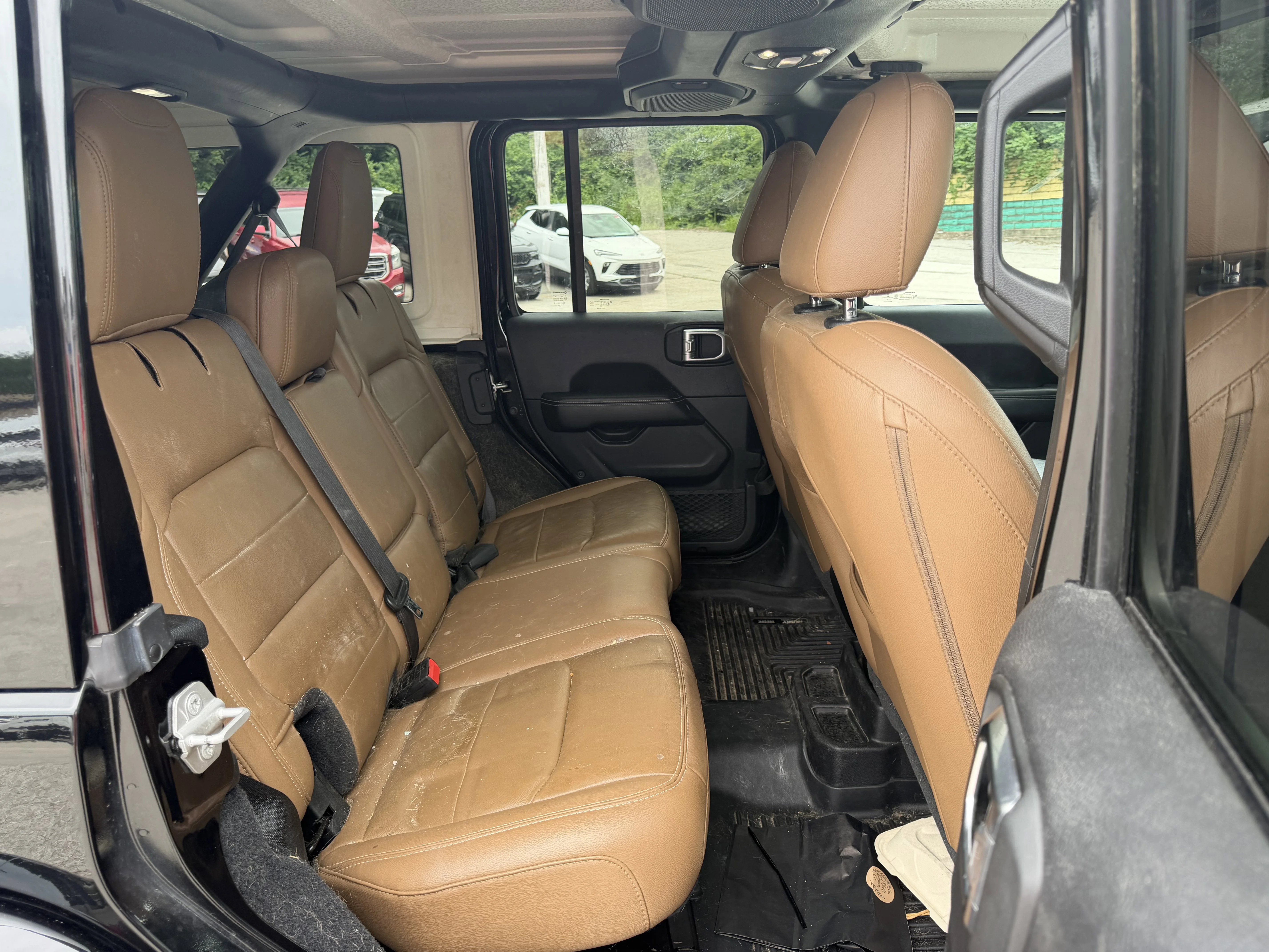 Used 2020 Black Clearcoat Jeep Sahara image 10