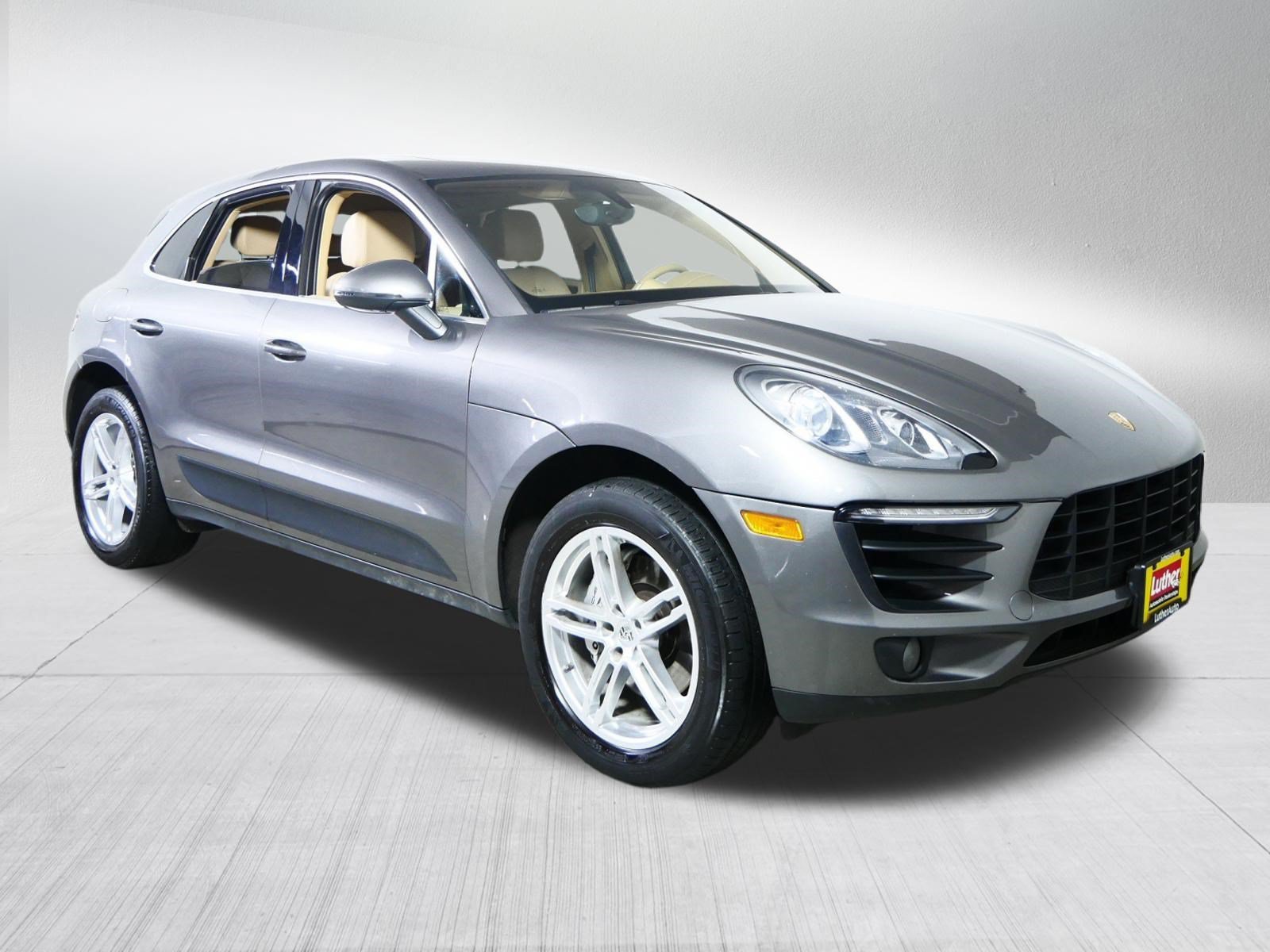 2016 Porsche Macan S's photo