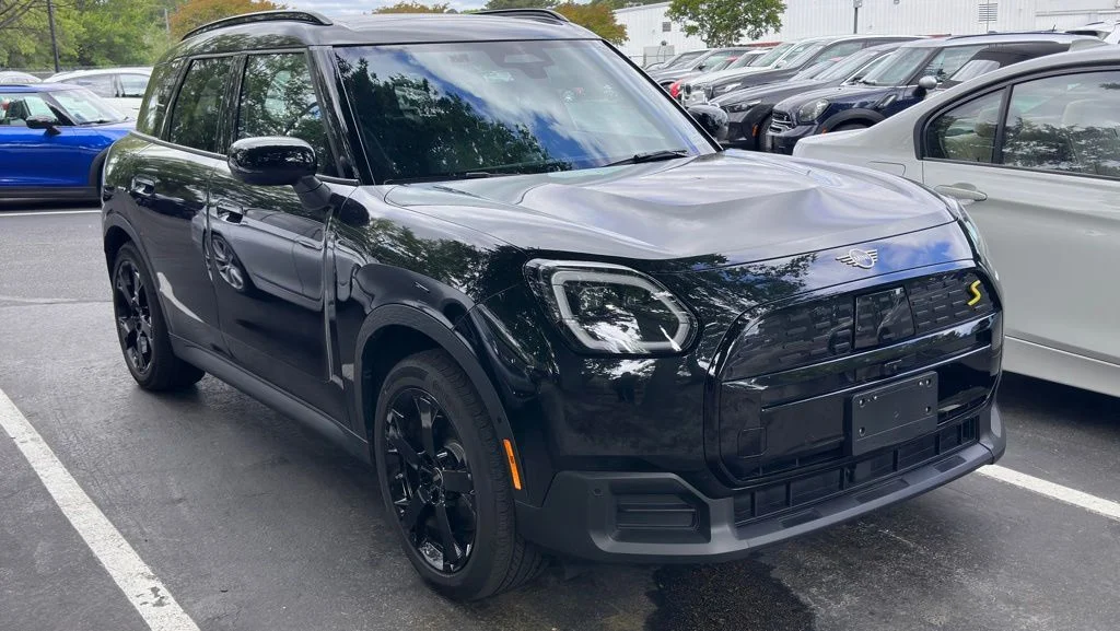 2025 MINI Countryman SE ALL4's photo
