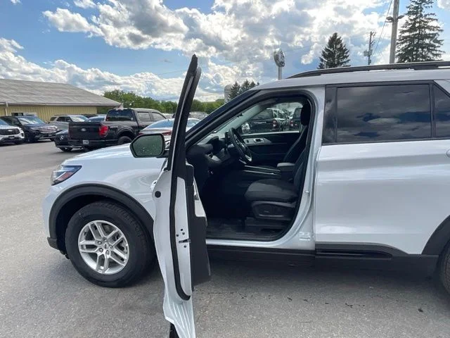 New 2026 Space White Metallic Ford Active image 29