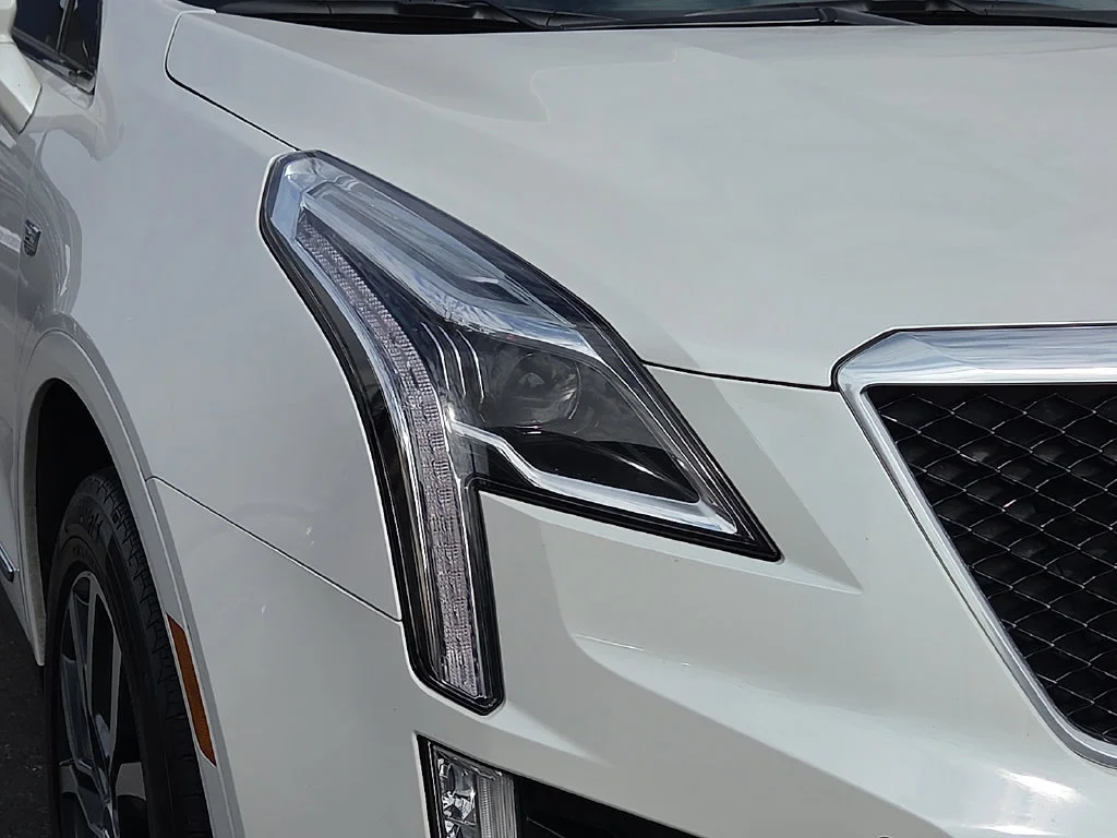 Used 2022 CRYSTAL WHITE TRICOAT Cadillac AWD Sport image 7