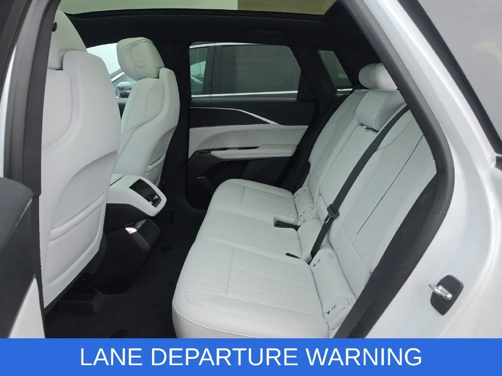 Used 2024 White Cadillac Luxury image 4
