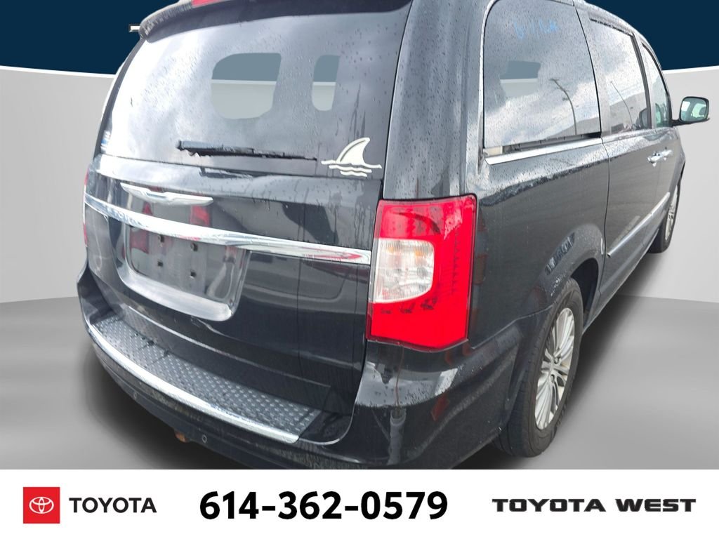 Used 2013 Black Chrysler Touring-L image 9