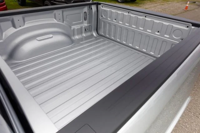 New 2026 Silver Zynith Exterior Paint RAM Laramie image 10