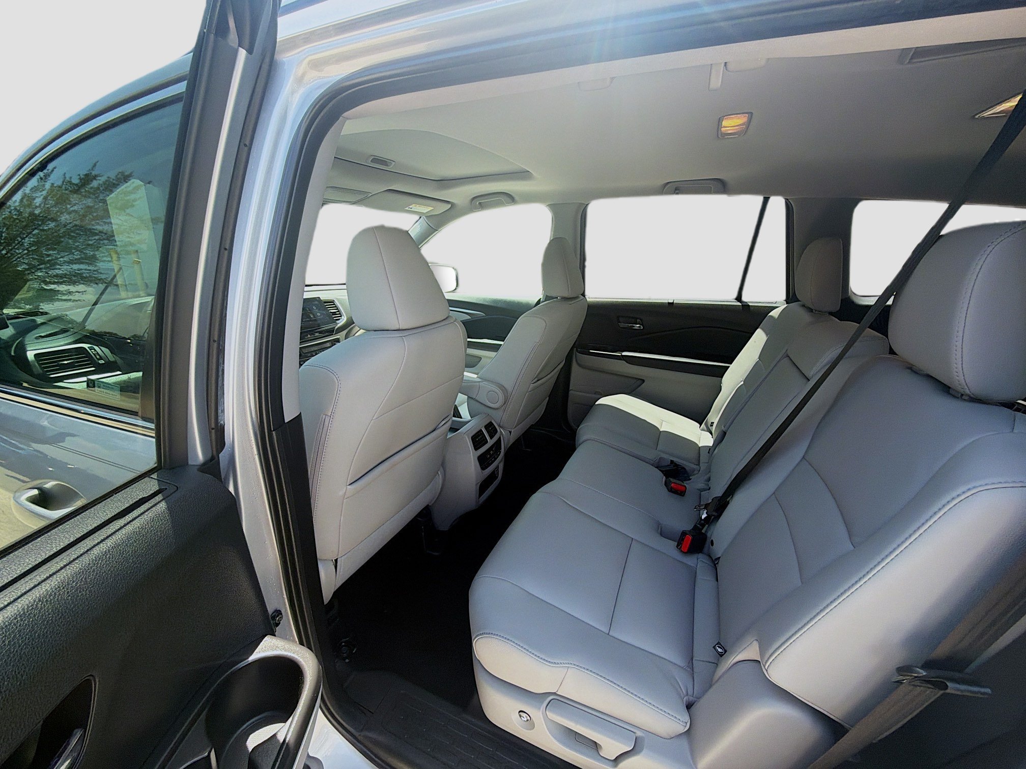 2022 Honda Pilot SE - Photo 24