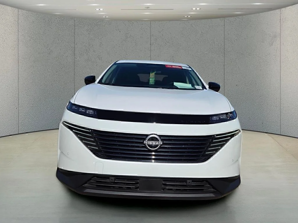 Used 2025 White Pearl Nissan SV image 8