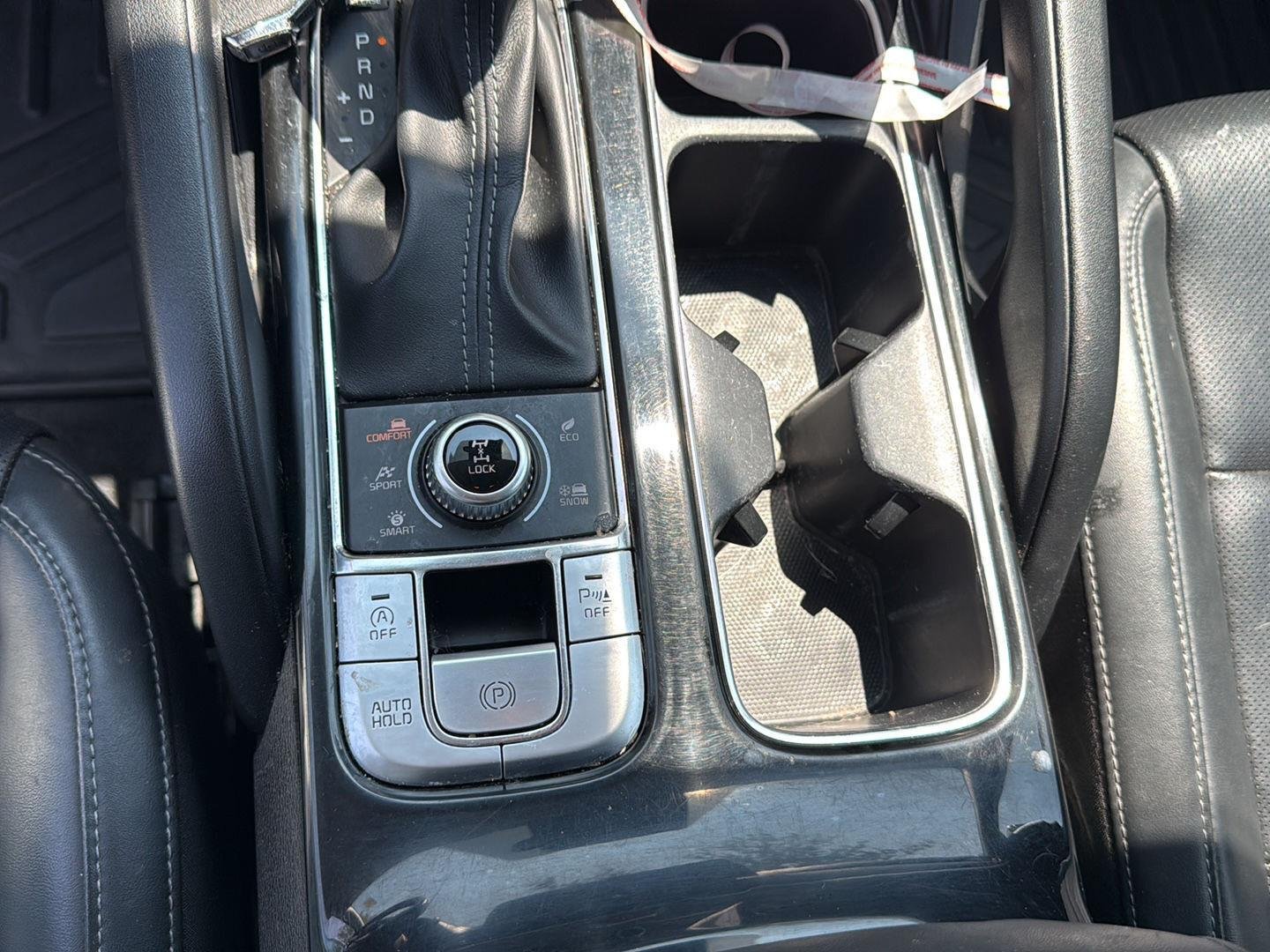 Used 2021 Snow White Pearl Kia LX image 22