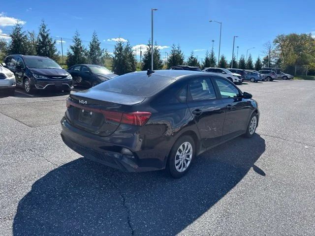 Used 2024 Black Kia LX image 4