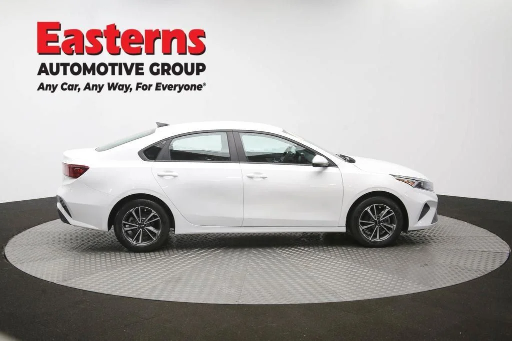 Used 2023 White Kia LXS image 45
