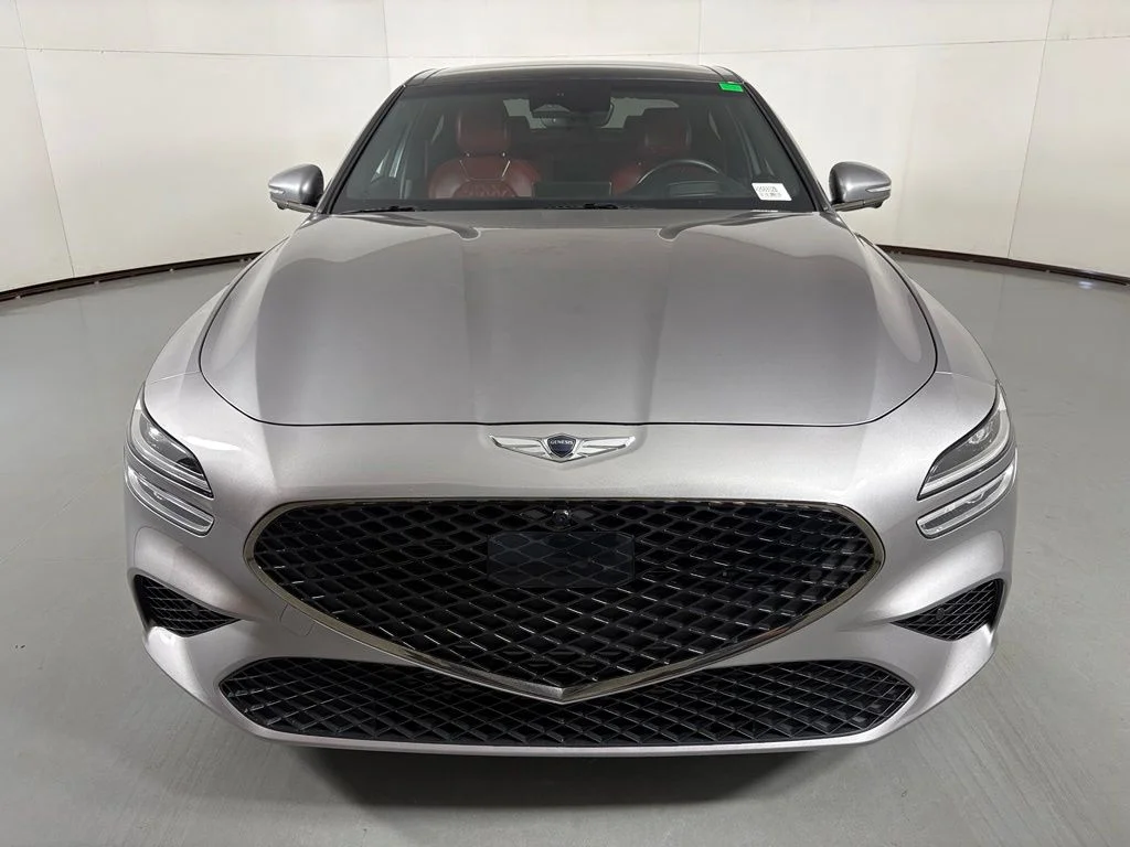 Used 2023 Silver Genesis 3.3T image 3