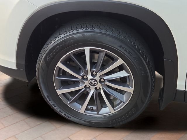Used 2019 Blizzard Pearl Toyota XLE image 27