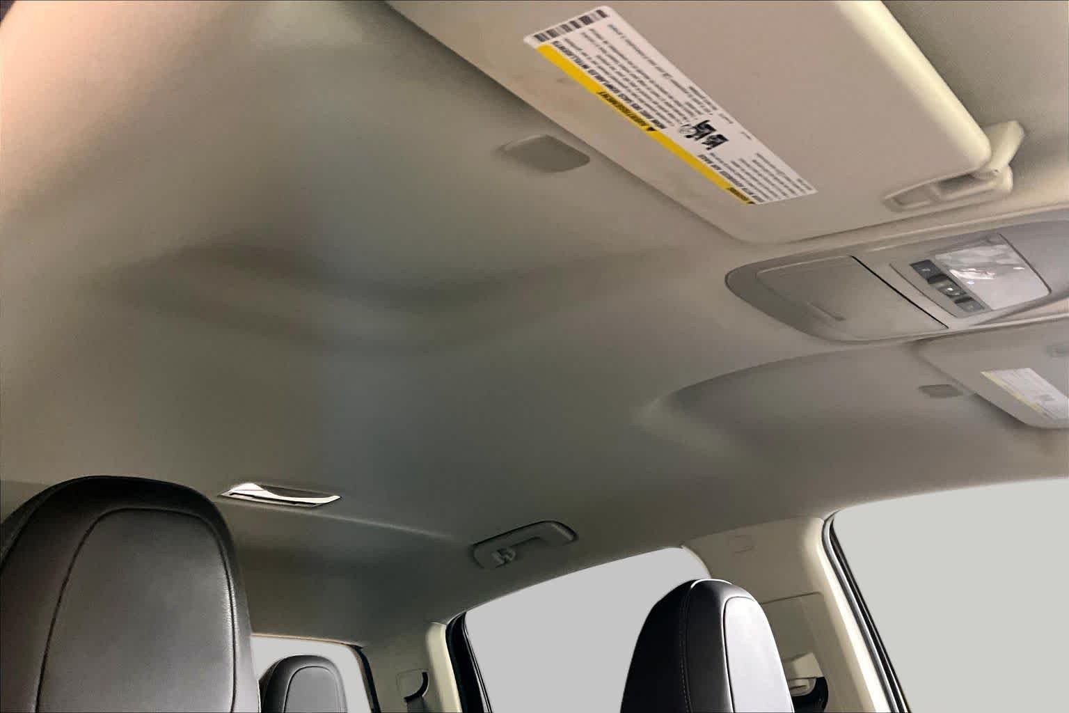 Used 2019 Quicksilver Metallic GMC 2WD SLT image 14