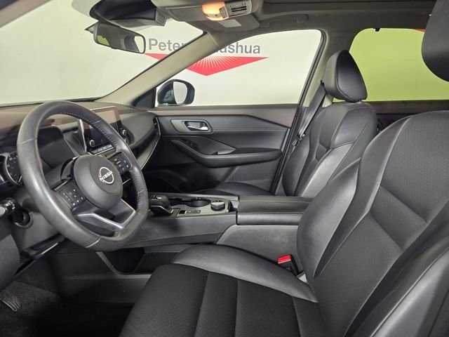 Used 2023 Super Black Nissan SV image 4