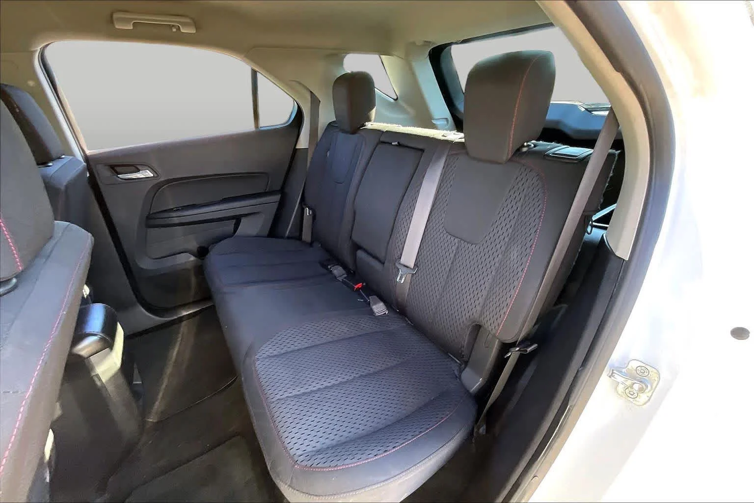 Used 2014 Summit White Chevrolet LS image 20
