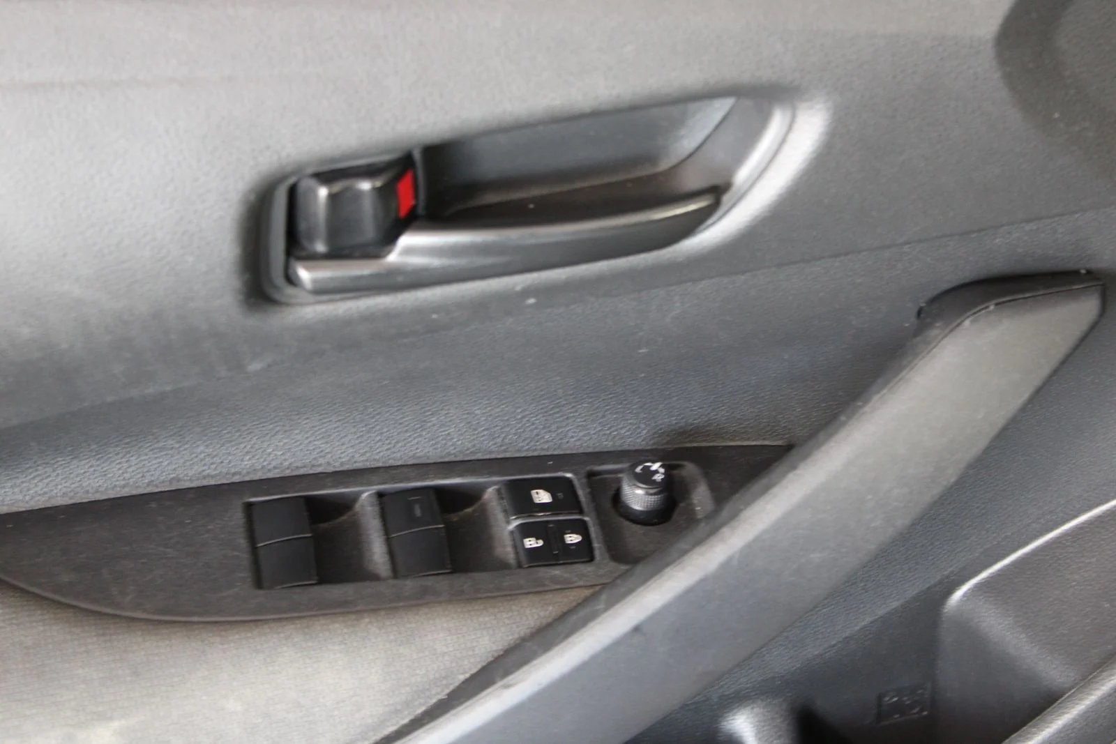 Used 2023 Silver Toyota LE image 9