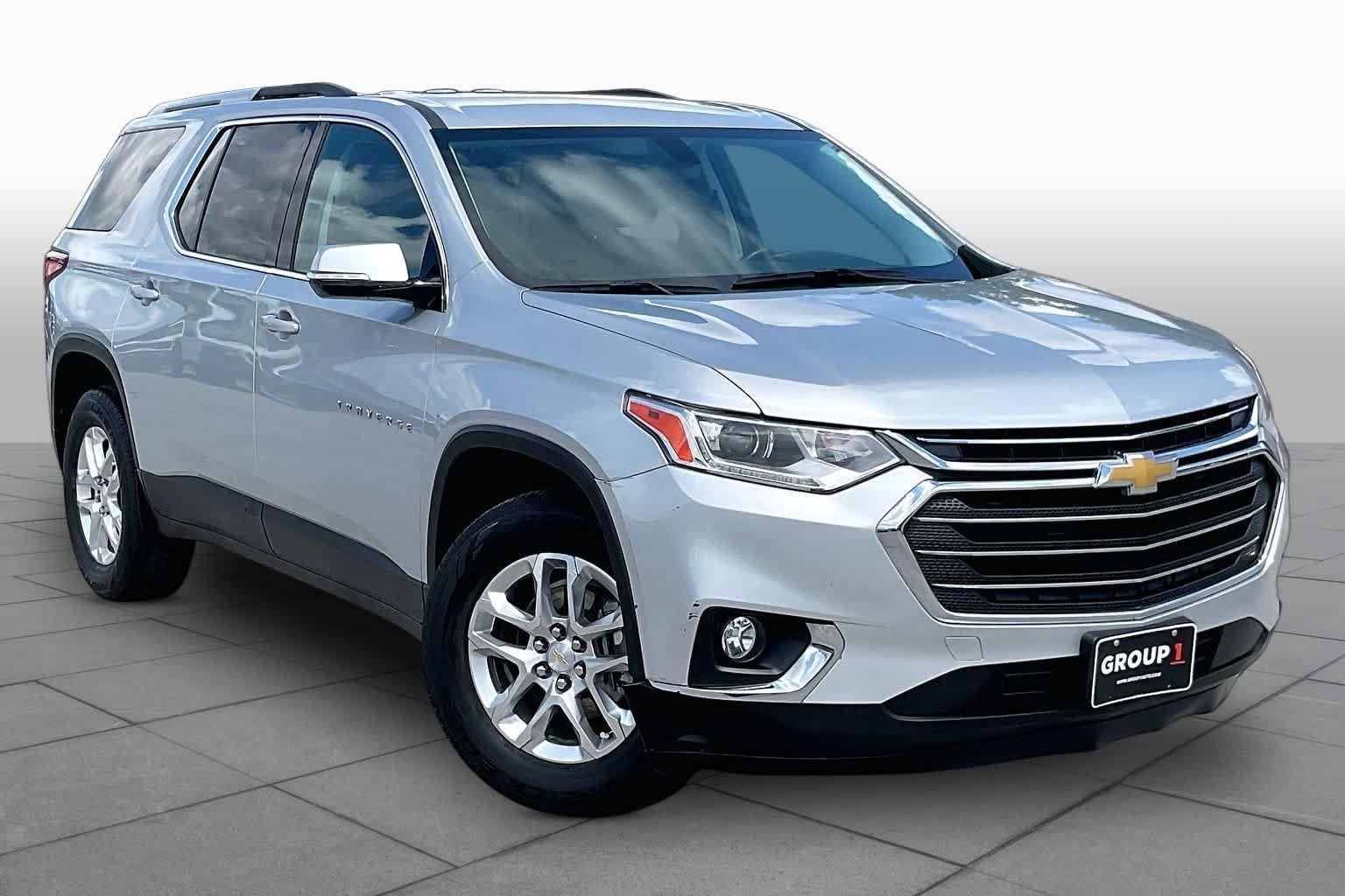 Used 2018 SILVER ICE METALLIC Chevrolet LT Cloth image 2
