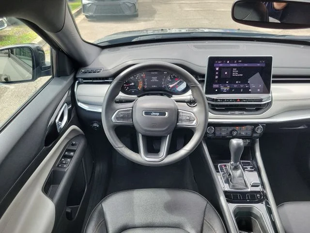 Used 2024 Gray Jeep Limited image 27
