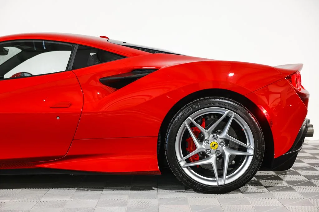 Used 2020 Red Ferrari Base image 16