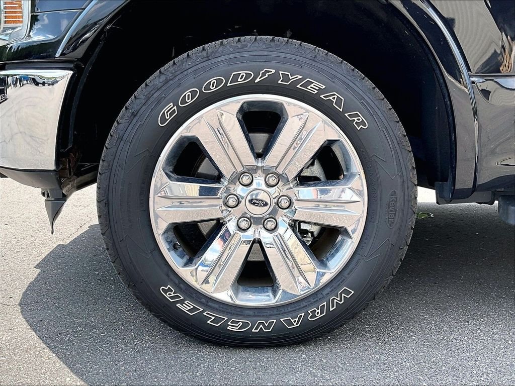 Used 2020 Black Metallic Ford Lariat image 7