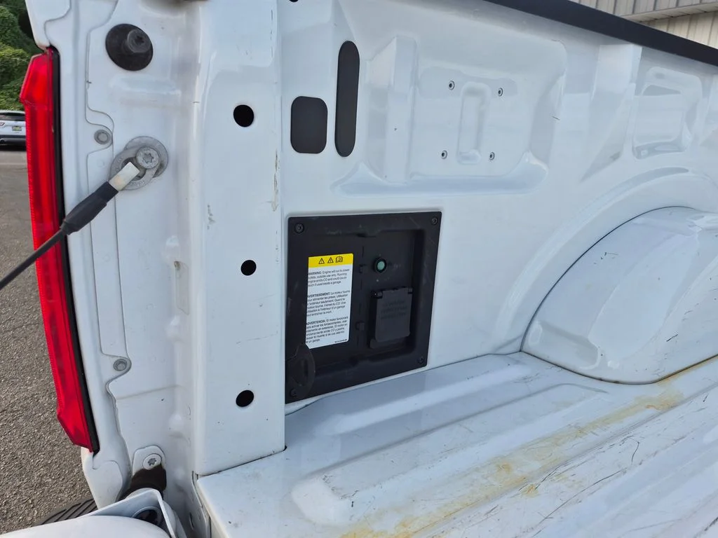 Certified Used 2023 Oxford White Ford XLT image 12