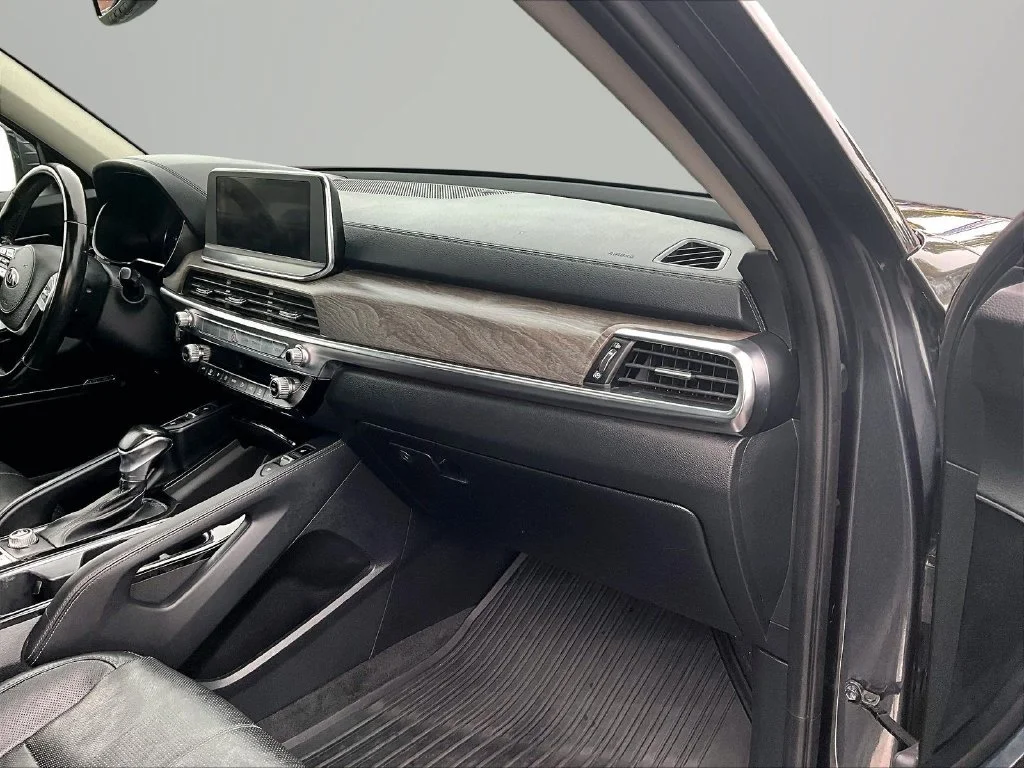 Used 2020 Gray Kia SX image 17