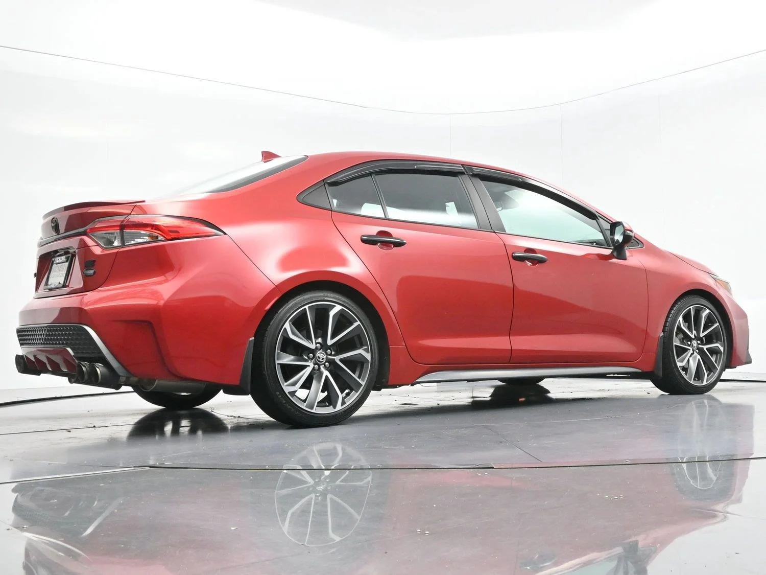 Used 2020 Barcelona Red Metallic Toyota SE image 46