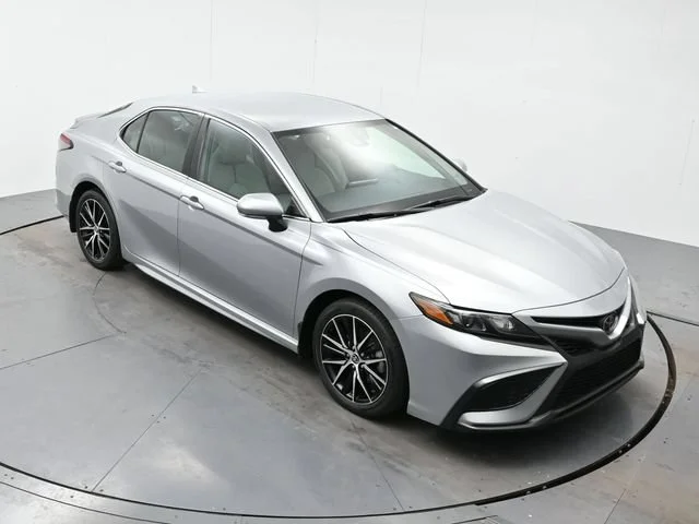 Used 2022 Celestial Silver Toyota SE image 31