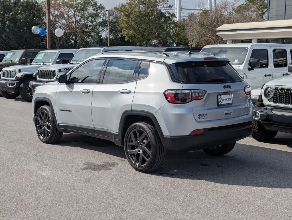 New 2026 Silver Zynith Metallic Clear-Coat Exterior Paint Jeep Latitude image 7